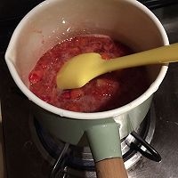解救草莓的好办法一一一自制草莓酱的做法图解4