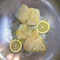 柠檬香煎龙利鱼的做法图解5