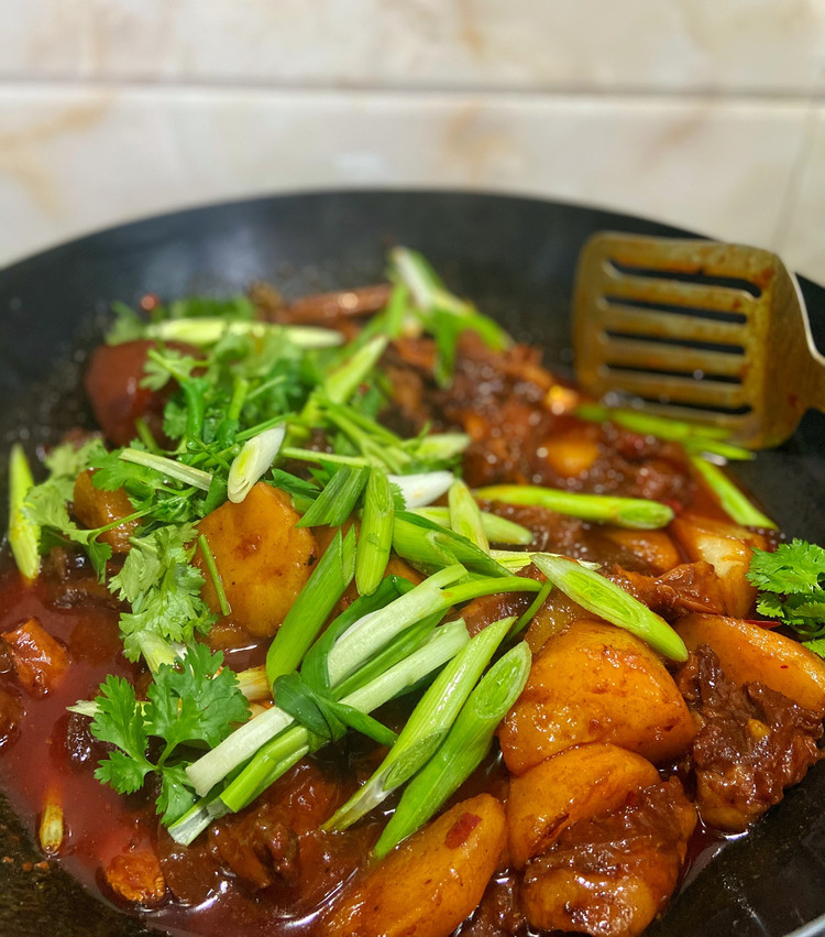 土豆炖牛肉的做法