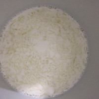 牛奶炖燕窝的做法图解3