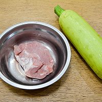 #春日养生局# 肉片炒西葫芦的做法图解1