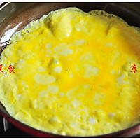 挑食孩子的童趣营养早餐【韩式蛋卷饭】的做法图解3