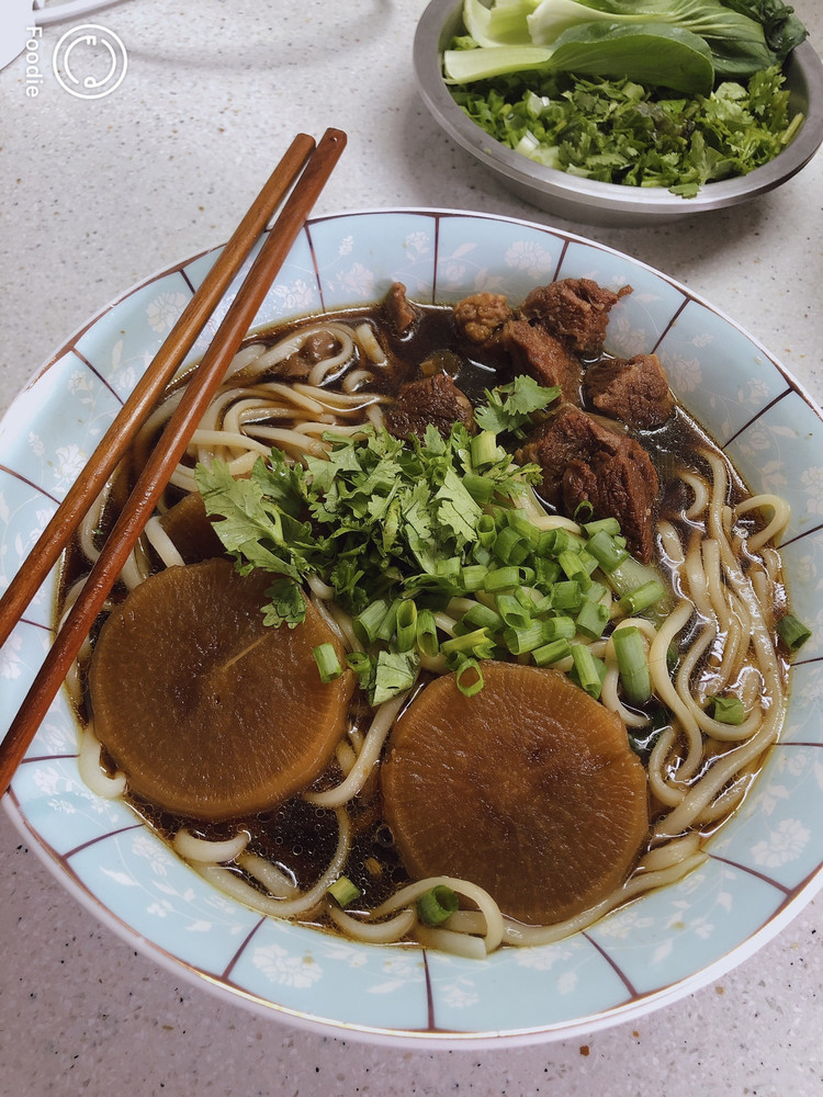 懒人牛肉面（小孩都能吃的牛肉面）的做法