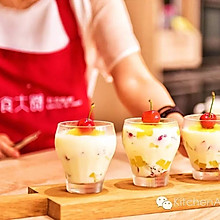 【小K挚友】炎夏不开烤箱也能做甜品：水果酸奶慕斯杯