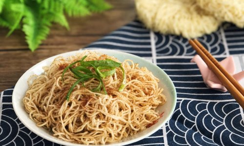 素面也能很美味 早餐 宵夜 虾子烩面#初夏搜食#的做法