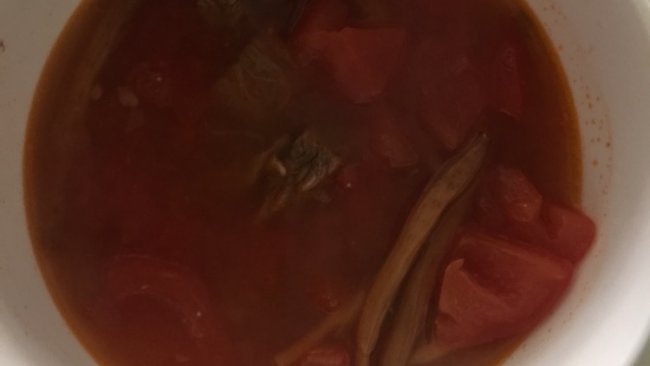 下奶汤：西红柿牛腩汤（加黄花菜）的做法