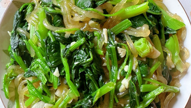 #李锦记X豆果 夏日轻食美味榜#菠菜炒粉条，简单的美味！的做法