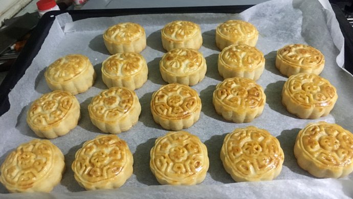 蛋黄豆沙月饼