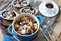 健康早餐｜易上手的樱桃蓝莓坚果甜面包布丁#硬核菜谱制作人#的做法