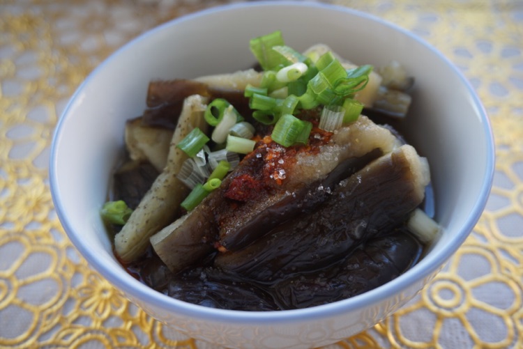 凉拌茄子的做法图解1