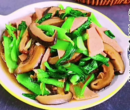 #巨下饭的家常菜#香菇炒青菜，加入午餐肉更招人喜欢的做法