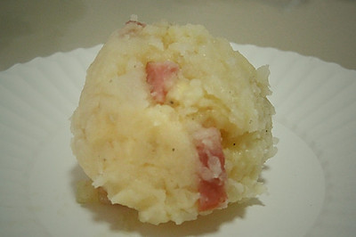 剩啥吃啥——黑椒芝士火腿薯球薯泥
