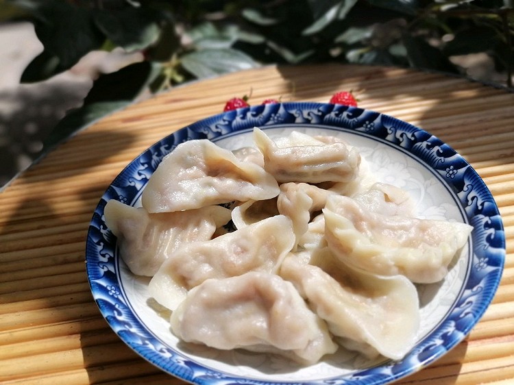 白菜胡萝卜鸡蛋馅饺子的做法