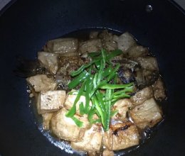 红烧豆腐鲫鱼的做法
