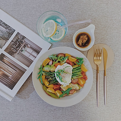 轻食也美味｜一餐吃到10+种蔬果的烤蔬菜色拉