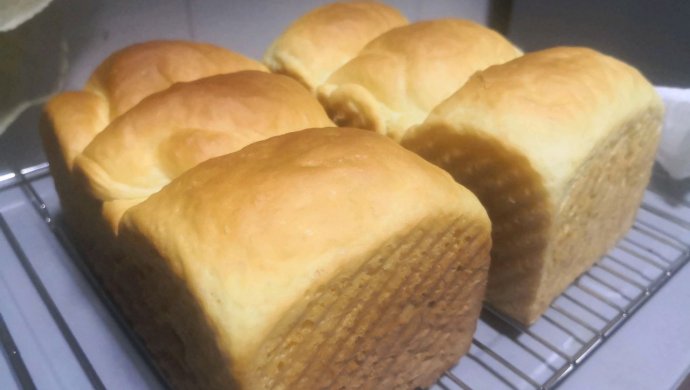 中筋面粉做面包
