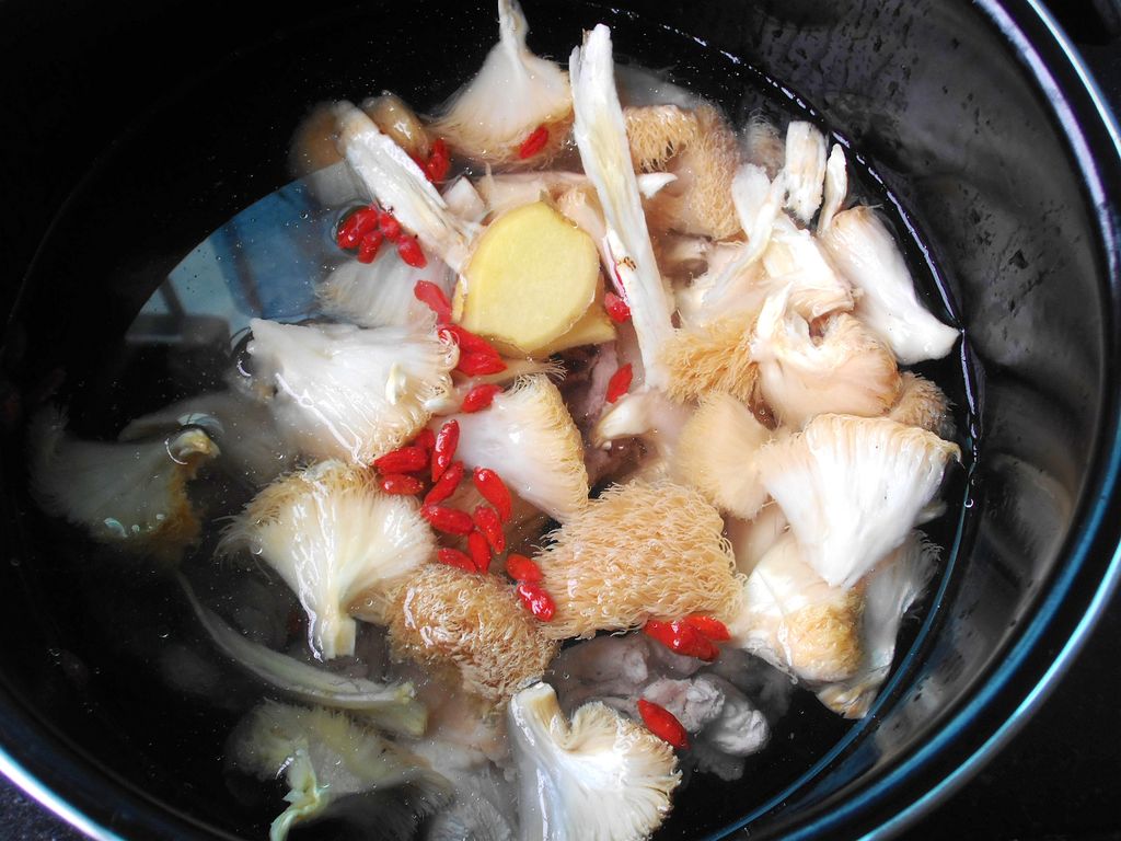 猴头菇炖鸡汤怎么做_猴头菇炖鸡汤的做法_豆果美食