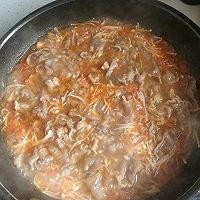 酸汤金针菇肥牛的做法图解3