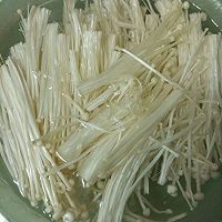 蚝油培根金针菇卷的做法图解1