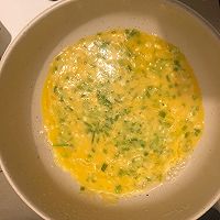 葱花鸡蛋饼的做法图解4