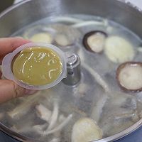 浓汤菌菇火锅的做法图解7