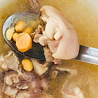下奶健肾汤：黄豆瑶柱猪蹄汤的做法图解4