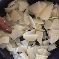 夏日清爽菜-口蘑土豆烩鸡片的做法图解3