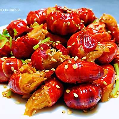 蒜蓉辣椒酱炒龙虾尾
