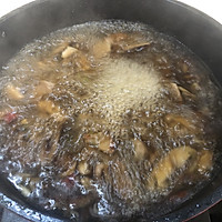 #憋在家里吃什么#来一碗热乎乎的香菇肉丝汤粉 瞬间温暖你的胃的做法图解9