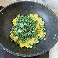 #寻味外婆乡传承春日宴#春天的味道/野葱炒鸡蛋的做法图解7
