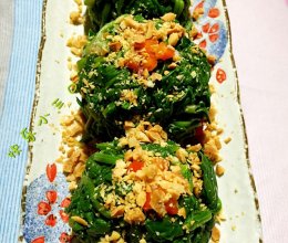 果仁蒜泥菠菜的做法