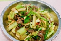 #今天吃什么#舔盘的芹菜香辣牛肉哟~的做法