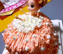 【芭比泡泡浴】生日蛋糕的做法