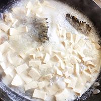 补钙的三文鱼骨豆腐汤的做法图解7