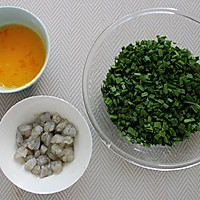 韭菜鸡蛋虾仁蒸饺——家乡版烫面蒸饺的做法图解3