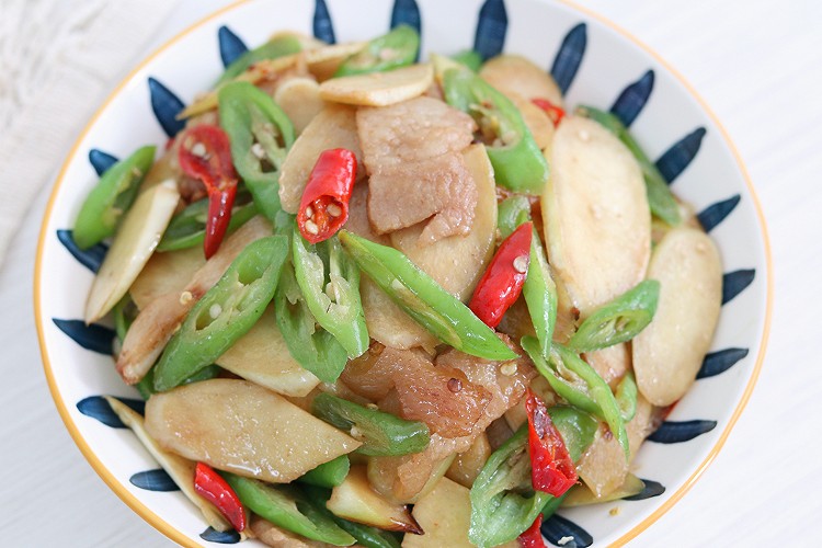 茭白炒肉片，健康美味很下饭的做法