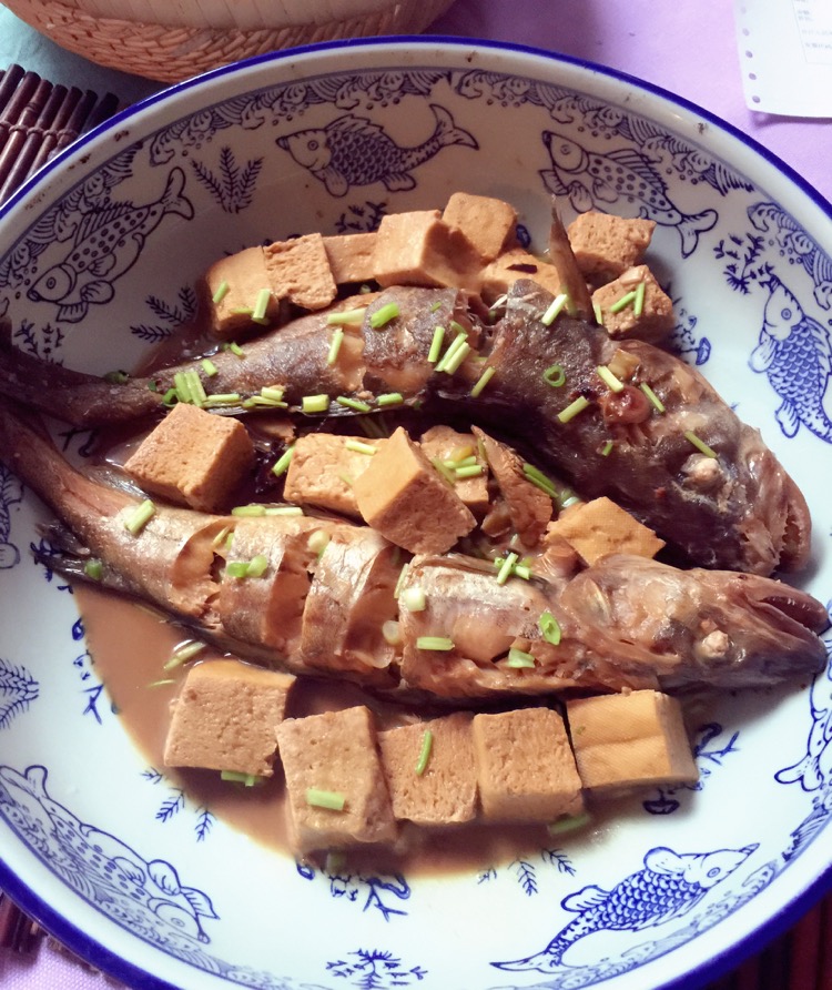 鳕鱼（大头腥）炖冻豆腐的做法