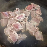 红参炖瘦肉的做法图解2