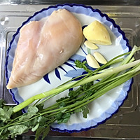 麻辣鸡胸肉的做法图解1