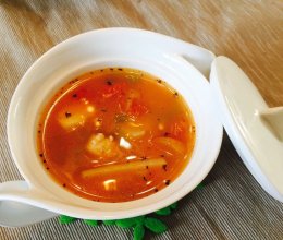 罗勒西红柿鱼片土豆汤的做法