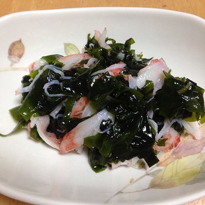 糖醋海裙菜(ワカメの酢物)