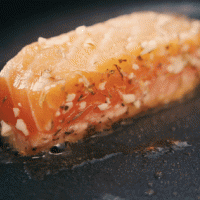 不敢吃生三文鱼，试试这样蒜香味美的做法——蒜香煎三文鱼的做法图解8