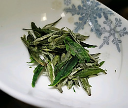 明前绿茶炒制的做法