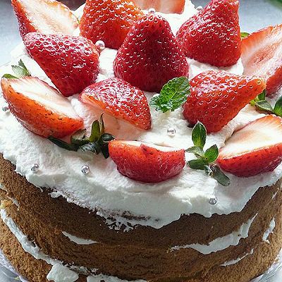 新鲜草莓季-草莓奶油蛋糕（零裱花难度）