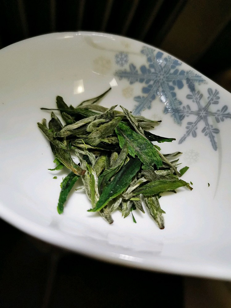 明前绿茶炒制的做法