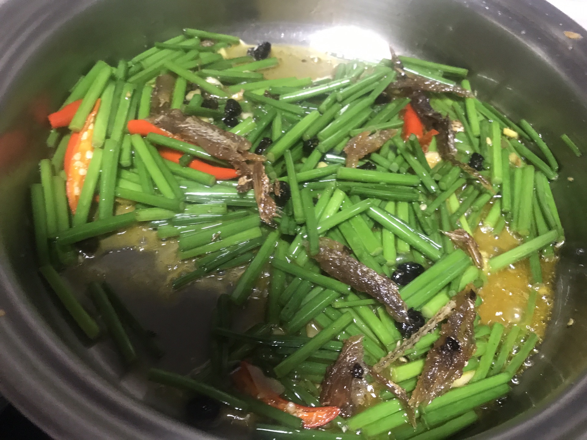 豆豉鲮鱼油麦菜这样做，脆嫩爽口，咸香开胃，不愧为粤菜传统美食_step