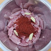手撕风干猪肉干的做法图解3