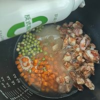 #纳福汇轻松喷出美味#腊肠焖饭的做法图解3