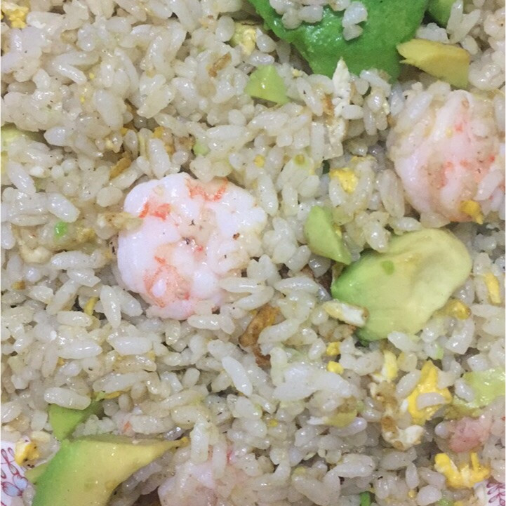 牛油果虾仁炒饭的做法