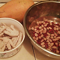 木瓜鸡脚花生腰豆汤的做法图解1
